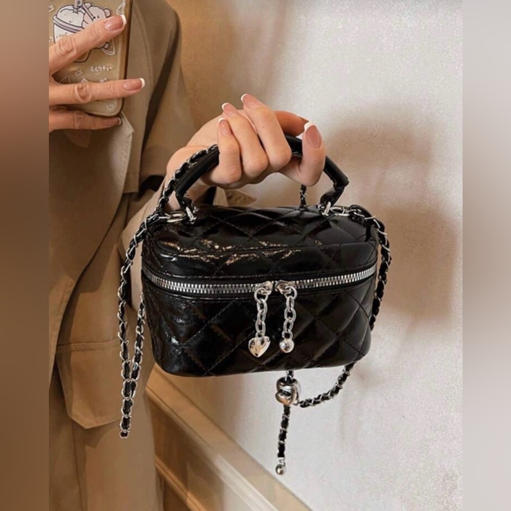 Elegant Black Quilted Handbag